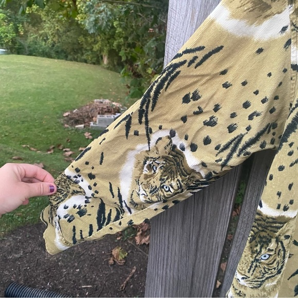 Unique Vintage Whistles Corduroy Tan Tiger Print Shirt Jacket Shacket Large - Picture 3 of 6